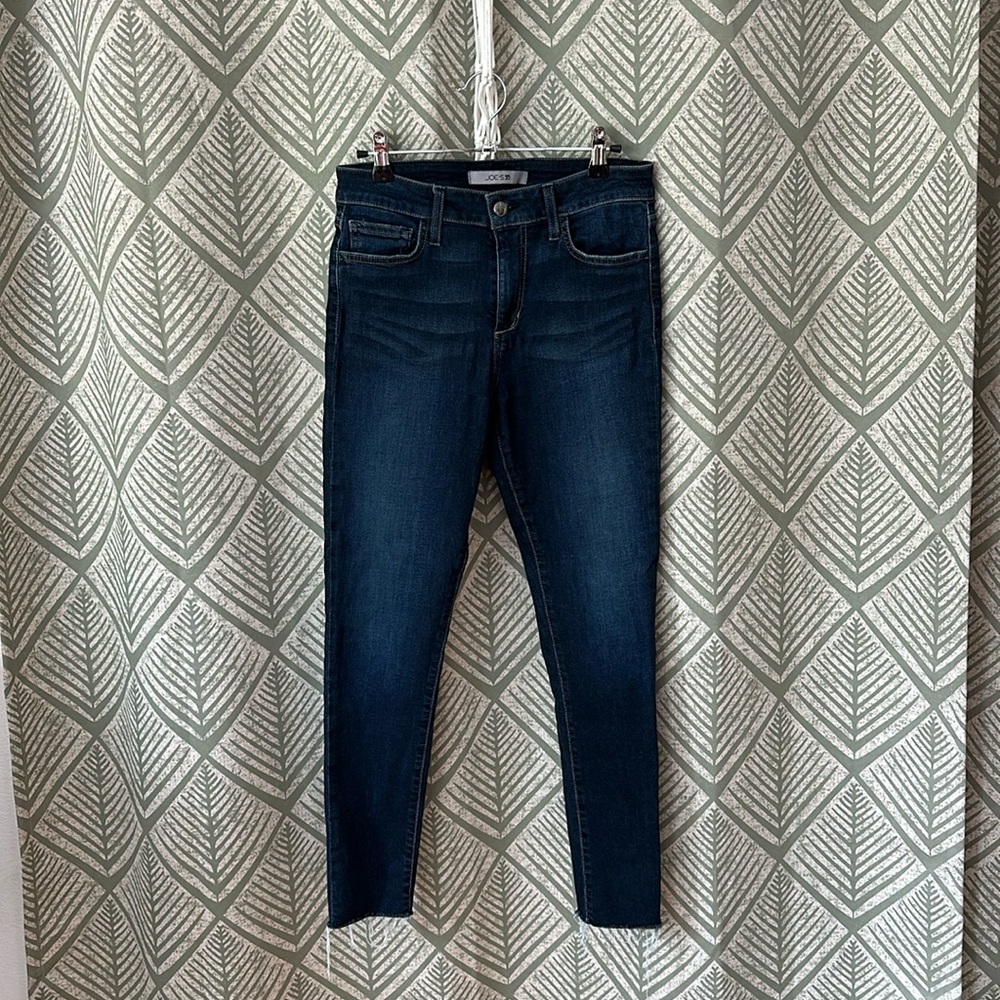 EUC Joe’s Jeans Mid Rise Dark Wash Skinny Jeans Raw Hem